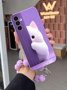 1 Stück lila TPU Schutzhülle mit schüchternem Katzen Muster und 1 Stück passendes lila Fellknäul Handgelenksband, kompatibel mit iPhones und Android Smartphones wie 15 Pro Max, A14, A54, A52, A31 4G, A23, Redmi Note 8 Pro, 11 Pro 4G, 12 4G, OPPO A54