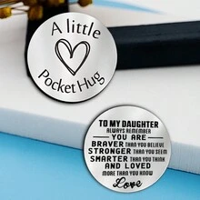 1pc To My Daughter Khắc laser hai mặt Pocket Hug Móc khóa bằng thép không gỉ Phụ kiện quà tặng sinh nhật Giáng sinh - Nhiều màu - Xem 3