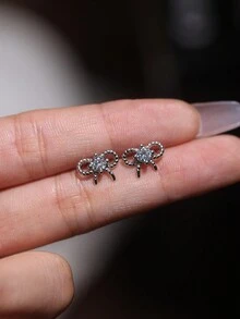 1 对 925 纯银镀白金可爱清新蝴蝶结编织耳钉，适合日常佩戴、约会、派对、购物、度假 - 銀色 - 查看 4