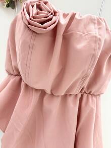 Blouse Style Crop Top With Asymmetrical Flower Detail - 粉色 - 查看 2