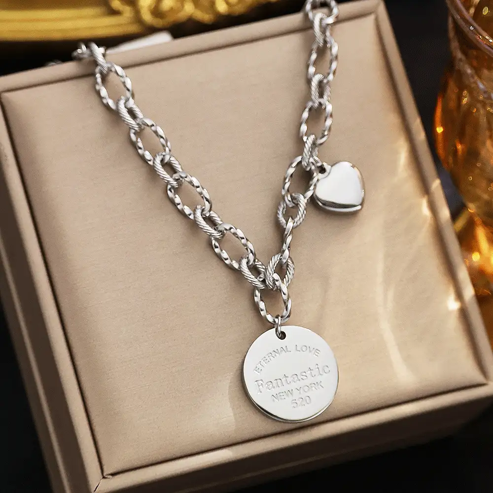 1pc & Versatile Chain Link Pendant Necklace, Stainless Steel Heart & Circle Charm, Suitable For Everyday Wear And Party - Round Plate - View 3