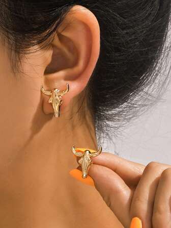 1 Pair Western Cowboy Gothic Punk Retro Personalized Versatile Bull Head Metal Stud Earrings, Suitable For Daily Commute, Office, Parties, Matching Outfits, And Gathering With Friends