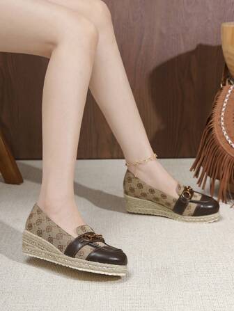 女士新款厚底时尚百搭编织草底休闲鞋。轻便优雅舒适的女士凉鞋。白色、黑色、米色、红色、绿色、粉色