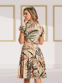 Vestido Estampado com Rodado Decote V Transpassado Moda Evangélica Romântico
