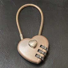 1 pieza Cerradura inteligente multifunción con forma de corazón, cerradura digital de aleación de zinc color dorado para equipaje, maletas y bolsos, cerradura con forma de corazón, cerradura antirrobo de 3 dígitos, cerradura con contraseña y llave, cerradura con llavero largo y cuerda larga, perfecta para viajes, aeropuerto, escuela, regalo lindo, esenciales de viaje, accesorios de fitness, útiles escolares, vacaciones, campamento, vacaciones, accesorios de vacaciones, San Valentín
