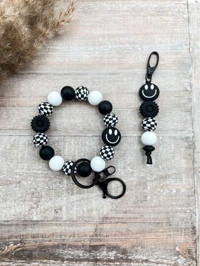 1 قطعة سلسلة مفاتيح جميلة بزهرة البابونج المربعة المخططة، إكسسوار معلق على الحقيبة الظهر، سلسلة مفاتيح مضادة للفقدان، هدية للأصدقاء، إكسسوارات السيارة، تميمة الحقيبة، لوازم المدرسة، غوث Y2k، سلاسل الحقيبة مع حامل الهوية، إكسسوارات السيارة، تميمة الحقيبة