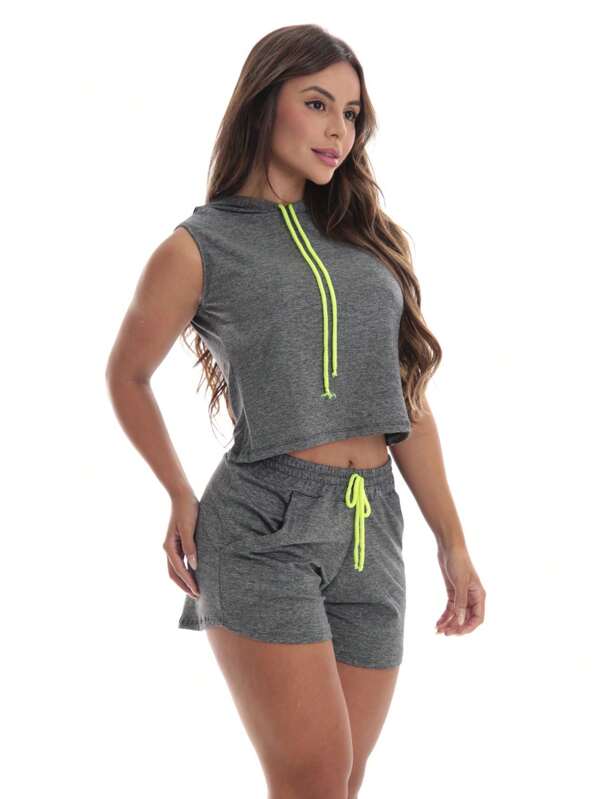 Conjunto de Short e Blusa com Capuz e Cadarço