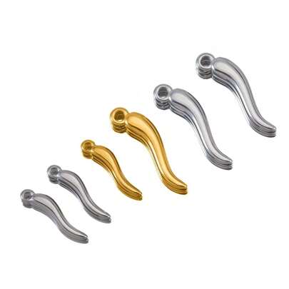 5 件/包不锈钢金色和银色辣椒吊饰，1.5 厘米和 2 厘米长，可爱逼真的带孔蔬菜吊坠，用于 DIY 手链、项链、耳环、钥匙扣的珠宝制作组件