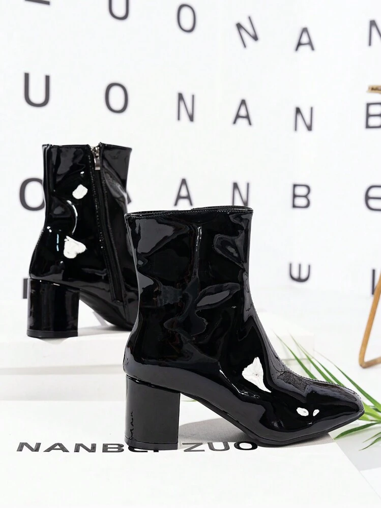 Fall/Winter Women's Plus Size Black Glossy Patent Leather Side Zipper Design High Heel Ankle Boots, Fashion Office Wear Minimalist Style Chunky Heel Chelsea Boots, Outdoor Slim Short Tube Elegant Dress Boots - Black - View 3