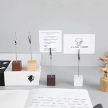 1 件可爱彩色桌面摆件原木垂直便签夹照片标签夹照片留言鳄鱼夹，木制立方体底座便签夹支架带鳄鱼夹扣，适合婚礼派对展示