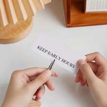 1 件可爱彩色桌面摆件原木垂直便签夹照片标签夹照片留言鳄鱼夹，木制立方体底座便签夹支架带鳄鱼夹扣，适合婚礼派对展示