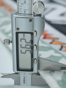 1 Stück Teppich im Wohnzimmer in Großformat mit mehrfarbigem Farbblockdesign, moderner Stil mit 1100g/㎡ Material mit niedriger Polsterung, 5mm Dicke, weich und angenehm anzufühlen, leicht zu pflegen, wasserdicht und fleckabweisend, rutschfeste Rückseite, maschinenwaschbar, Teppich für Lobby, Schlafzimmer, Küche, Esszimmer, Büro, Raumdekoration und Fußmatte.