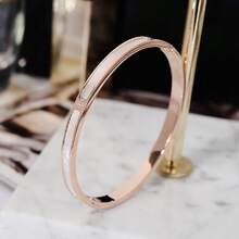 1 chiếc Vòng tay thời trang bằng thép không gỉ 3 viên kim cương trắng xà cừ tối giản đa năng phong cách Châu Âu và Châu Mỹ - vòng đeo tay - Xem 8