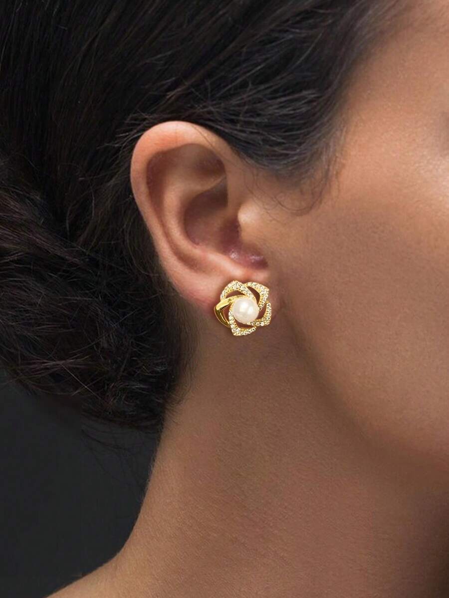 优雅精致的淡水人造珍珠 S925 纯银花朵耳钉，高端奢华，独特设计礼物，适合派对、订婚、婚礼和新娘 - 花朵耳環 - 查看 1