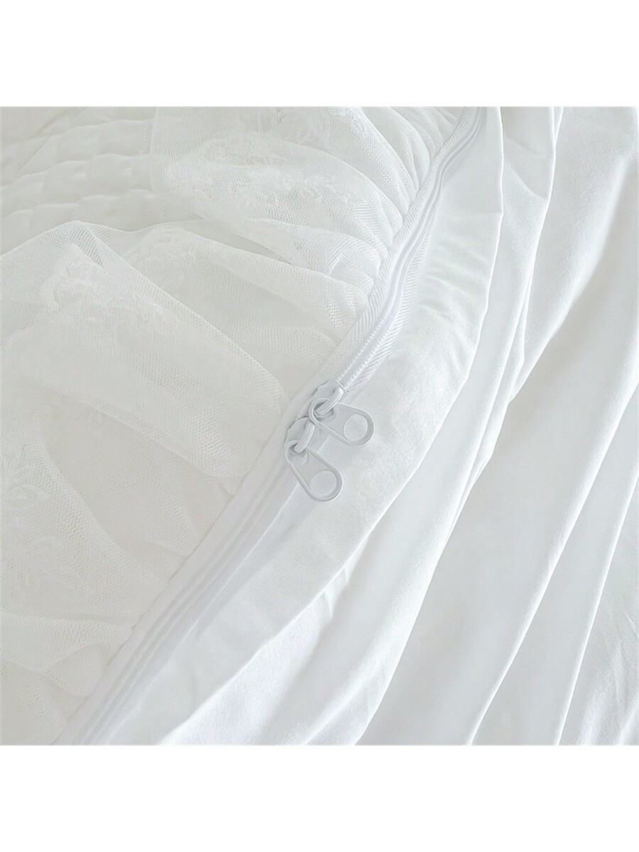 طقم غطاء لحاف مبطن بشريط دانتيل فرنسي أبيض