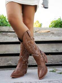 2025 年秋冬女式个性化圆环链条装饰西部牛仔靴，时尚复古刺绣尖头粗跟中筒马靴