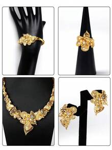 1 套女士时尚镀金水晶花项链首饰套装，包括 1 条项链、1 条手链、1 对耳环和 1 枚戒指（适合迪拜、欧洲、美国、非洲）。适合新娘、婚礼、派对、母亲节、返校季、情人节礼物。合金材质。 - 金黃色 - 查看 3