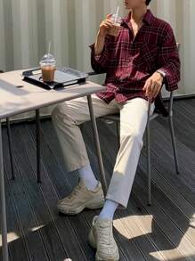 Herren Lässiges Retro Klassisches Karomuster Hemd mit Umlegekragen und Langarm, aus weichem und atmungsaktivem Gewebe, geeignet für Outdoor, Pendeln, vielseitiger Retro-Stil Essentielles Hemd, Herbst