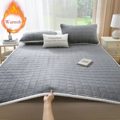 1pc Milk Velvet Mattress Cover - Soft And Breathable Mattress Protector With Non-Slip Design, Warm And Comfortable For Autumn And Winter Bedding, Suitable For Sofa, Bedroom, Guest Room, Dormitory, RV, And Camping (No Pillowcase)