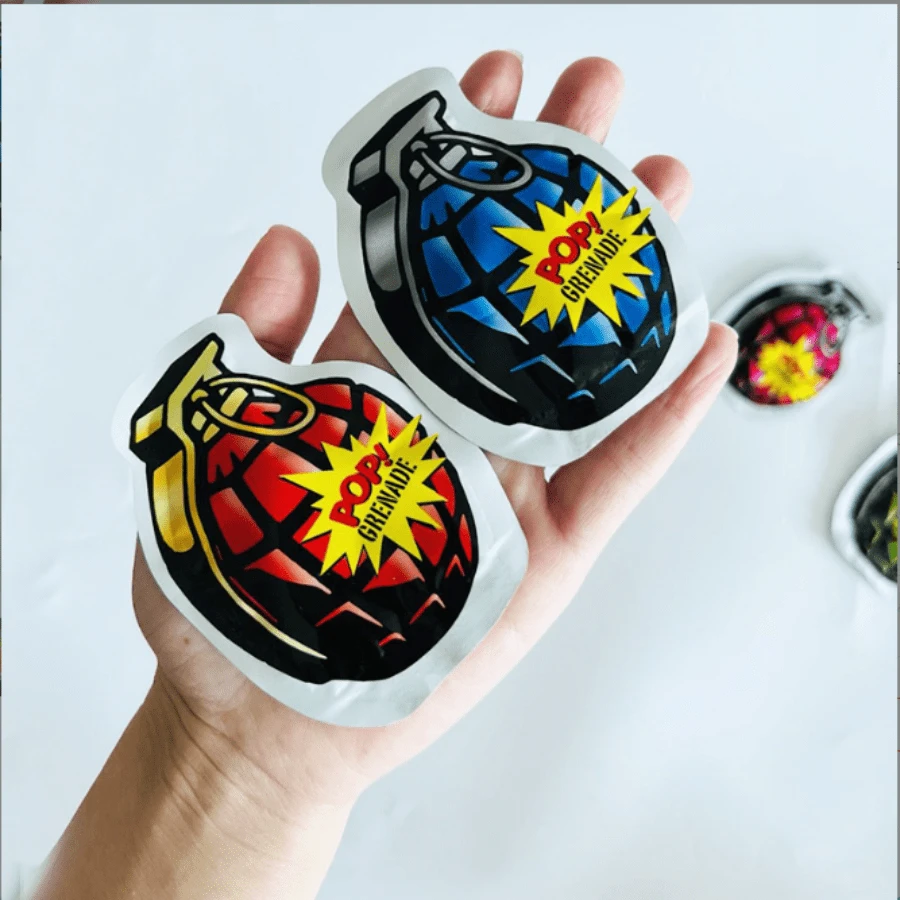 10 pezzi Giocattoli scherzo bomba a sorpresa, granata finta, gadget per feste, accessori per campeggio e attività di team building - palloncini esplosivi, sorpresa spaventosa, bomba puzzolente a forma di porro/ravanello, Natale - Multicolore - Visualizzare 1