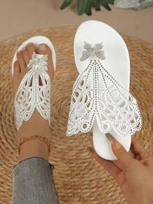 女士新款蝴蝶装饰平底凉鞋，假日闪亮夏季舒适简约时尚平底凉鞋 - 米色 - 查看 1