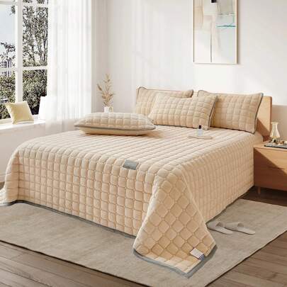 Luxury Velvet Quilt Set 230x250cm Oversized Bedspread Geometric Coverlet 3PCS/Set, Quilted Bedding Set,With 2 Matching Pillow Shams Lightweight Velvet Comforter Set, Oversized Bedspread Coverlet Quilted Bedding Set, With 2 Matching Pillow Shams, For All Season