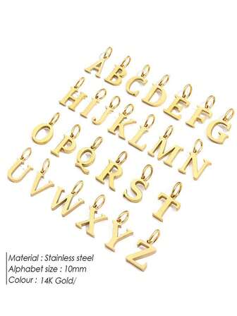 Un colgante elegante y sencillo con las 26 letras del alfabeto inglés de la A a la Z, colgante perforado con forma de corazón de acero inoxidable, adecuado para el uso diario y casual de las mujeres