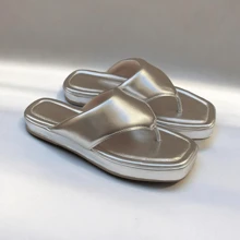 Women's Papete Flip Flop With Delta Wing Flatform - Silver - View 3