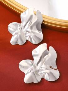 1 Pair Exaggerated Ruffle Petal Stud Earrings For Women - Silver - View 3