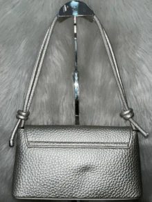 Women Minimalist Basic Fashion Casual Style Handbag For Party Work Travel With Turn Lock Side Handle And Hand Chain - Bạc - Xem 2