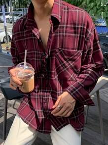 Herren Lässiges Retro Klassisches Karomuster Hemd mit Umlegekragen und Langarm, aus weichem und atmungsaktivem Gewebe, geeignet für Outdoor, Pendeln, vielseitiger Retro-Stil Essentielles Hemd, Herbst