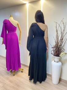 One-Strap Pleated Long Dress With Bow On The Shoulder - màu đen - Xem 2