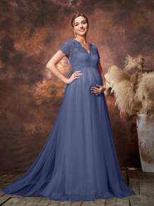 Faeriesty Dressalisa 优雅 V 领蕾丝边孕妇装，搭配透明薄纱 A 字裙和短袖 - 非常适合婴儿洗礼仪式、正式孕妇肖像、教堂聚会、新娘午宴和庆祝晚宴 - 霧霾藍 - 查看 1