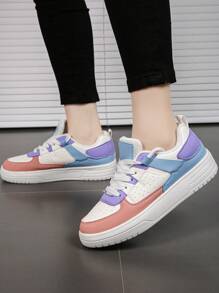 Chaussures en canevas classiques à lacets et dégradé de couleur pour femmes, avec semelle épaisse et absorption des chocs. Baskets de skate adaptées pour les fêtes, les cadeaux de vacances, les anniversaires et les étudiants