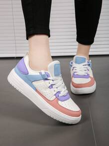 Chaussures en canevas classiques à lacets et dégradé de couleur pour femmes, avec semelle épaisse et absorption des chocs. Baskets de skate adaptées pour les fêtes, les cadeaux de vacances, les anniversaires et les étudiants