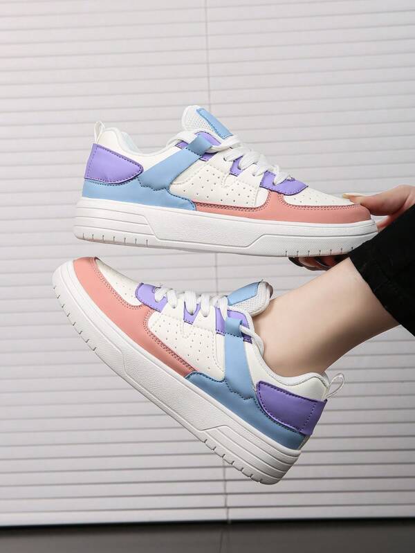Chaussures en canevas classiques à lacets et dégradé de couleur pour femmes, avec semelle épaisse et absorption des chocs. Baskets de skate adaptées pour les fêtes, les cadeaux de vacances, les anniversaires et les étudiants