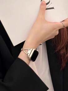 1 条 Apple Watch 表带 Apple Watch 表带女式闪亮金属手链时尚可爱银色表带兼容 Apple Watch 尺寸 46/45/41/40/42/38/49/44 毫米，兼容 Apple Watch SE/S10/9/8/7se4/5/3/2/1 Ultra 3/2/1，女士时尚珠宝不锈钢配件腕带。Apple Watch 配件