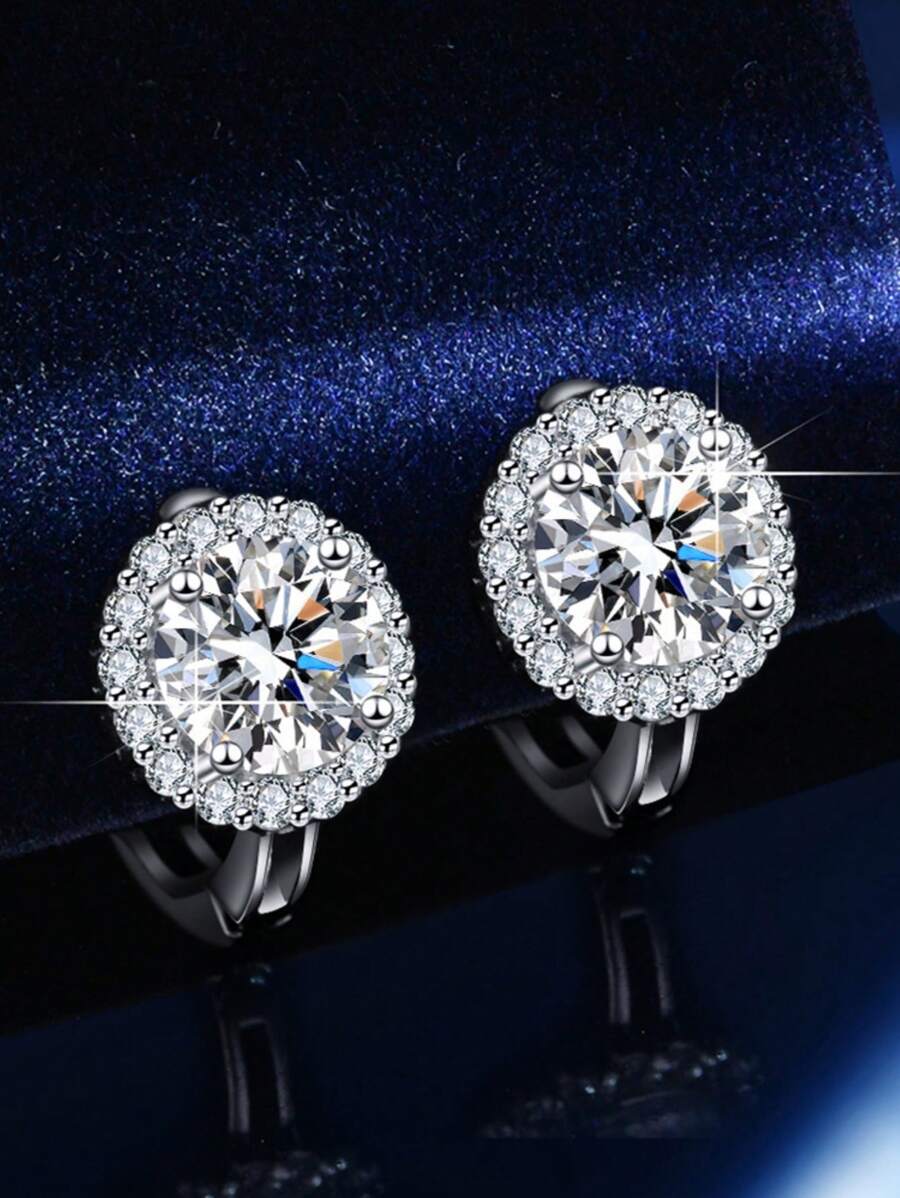 一对2克拉D色VVS净度莫桑石耳环，附GRA证书，经典时尚奢华优雅S925纯银镀铂金U形几何圆形光环耳环，适合作为女士订婚、结婚、闺蜜礼物。