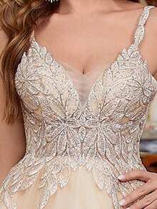 对比色蕾丝网眼吊带舞会和晚礼服 闪亮蕾丝舞会礼服，配有刺绣细肩带 V 领青少年返校节礼服 水钻蕾丝贴花 A 字形正式晚礼服 派对及地网眼舞会礼服 背部拉链优雅婚礼宾客礼服，适合毕业典礼、晚宴 - 香檳色 - 查看 9