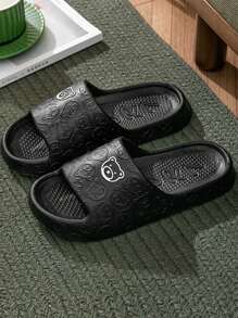 四季皆宜的新款百搭男士拖鞋，卡通黑色涂鸦熊头设计，男女通用，EVA材质，透气防潮防臭，室内外皆可穿着，轻便静音（建议选购大一码，穿着更舒适） - 黑色 - 查看 3