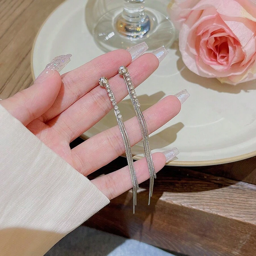 1 件简约时尚流苏耳环，适合女性日常佩戴 - 銀色 - 查看 1