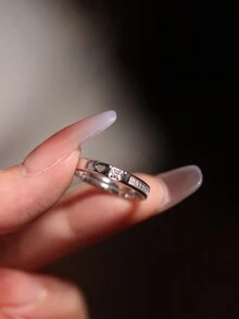 1 chiếc nhẫn đôi bằng bạc Sterling 925 Cubic Zirconia, thiết kế chữ LOVE có thể điều chỉnh kích thước, nhẫn đơn dành cho nam/nữ, quà tặng cho cặp đôi, thích hợp cho hẹn hò hàng ngày ngày lễ tình nhân - Người mẫu nữ - Xem 2