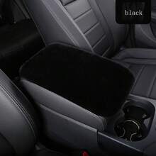 6 件套汽车内饰配件套装，包括柔软毛绒扶手垫 X1、安全带套 X2、方向盘套 X1、换档旋钮套 X1、手刹套 X1，适合舒适的冬季驾驶 - 均碼 - 查看 8