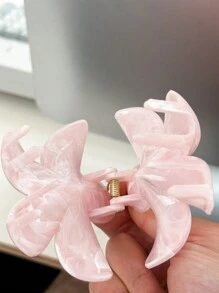 OUSEON Women's Pearlescent Plumeria Shaped Hair Clips,Lightweight Plastic Clamp, Fashionable And Elegant Solid Color Hair Claw,Hair Accessory For Everyday Wear,Casual Parties,Hair Grip Suitable For Hair Bundling, Valentine's Day Hair Jaw Clip Hair Clamps Hair Clutch Hair Catcher Clip, School Stuff, College Fall Winter Flower Claw Clip Hair Accessories For Women For Vacation Outfits Woman