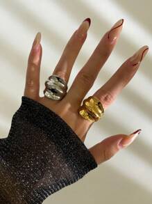 قطعة واحدة خاتم ستانلس ستيل مموج ناعم للنساء ، بتصميم أنيق وملائم للارتداء اليومي والمناسبات الخاصة