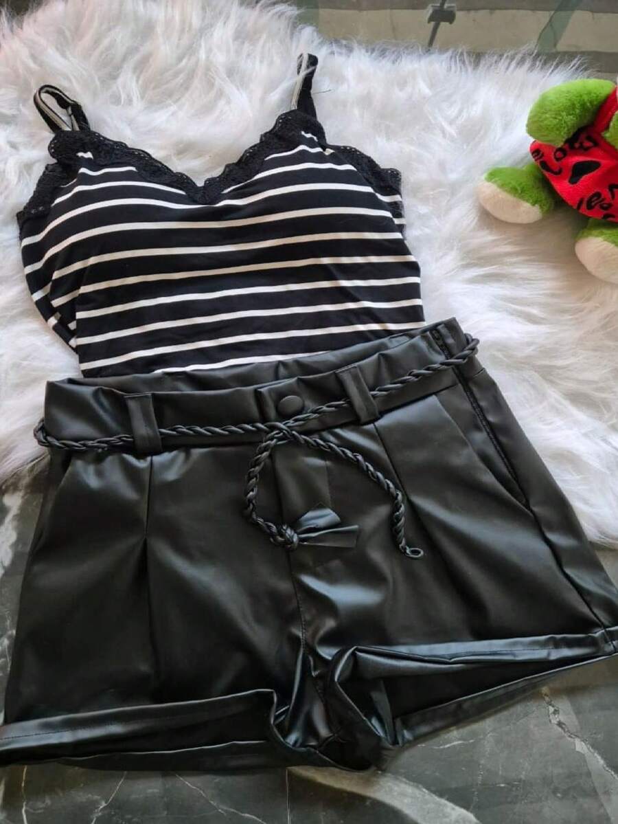 Blouse And Leatherette Shorts Kit - Đen và trắng - Xem 1