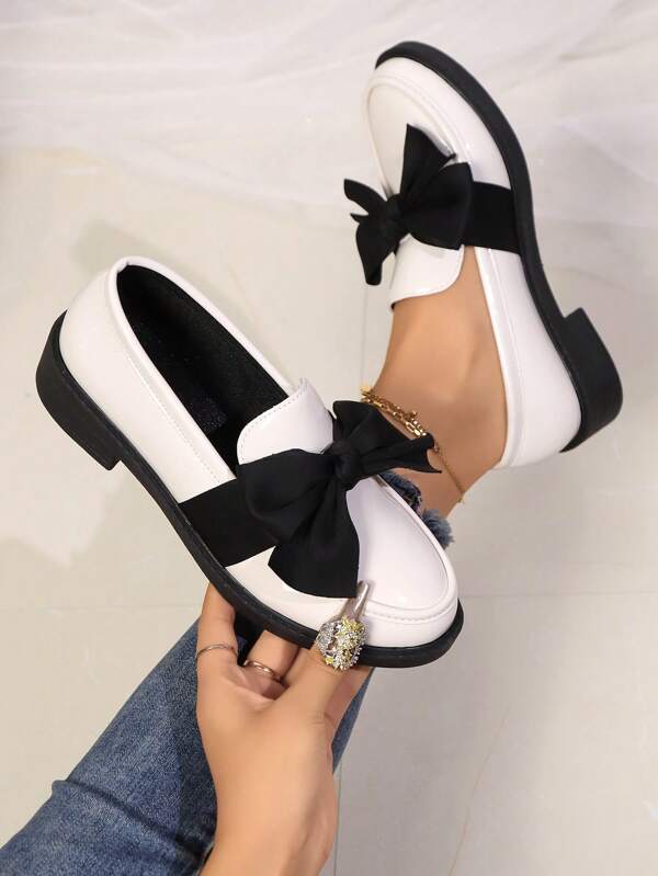 女士圆头白色蝴蝶结装饰平底鞋，一脚蹬乐福鞋，英伦风格，休闲日常穿着，百搭中跟运动鞋，加大码 35-44，秋冬