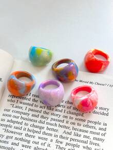 6 chiếc nhẫn nhựa phóng đại màu gradient mới, thời trang hợp thời trang cho phụ nữ, thiết kế đa năng và tối giản, thích hợp làm quà tặng và đeo hàng ngày - Dòng Sfumato - Xem 6