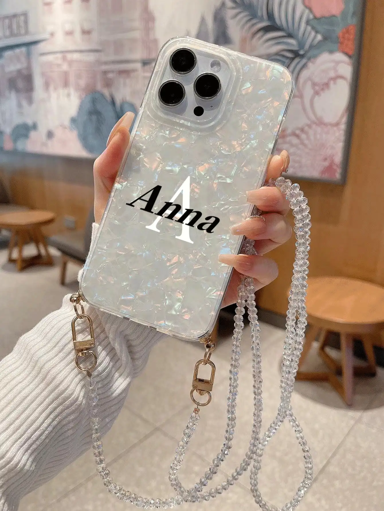 1 个定制 iPhone13/14/Pro Max、Galaxy S24U、A55 手机壳，带有名字、字母、心形彩虹色贝壳图案设计和时尚闪亮水晶串珠可拆卸挂链，适合周年纪念日、情人节、生日、婚礼、母亲节、最好的朋友、送给妈妈/爸爸、女朋友的礼物 - 彩色 - 查看 3