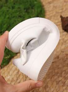 Kids Fashionable Cute Solid Color Bow Soft Bottom Non-Slip Casual White Shoes, Suitable For Daily Wear, Holiday, Party, And Performance - White - View 10